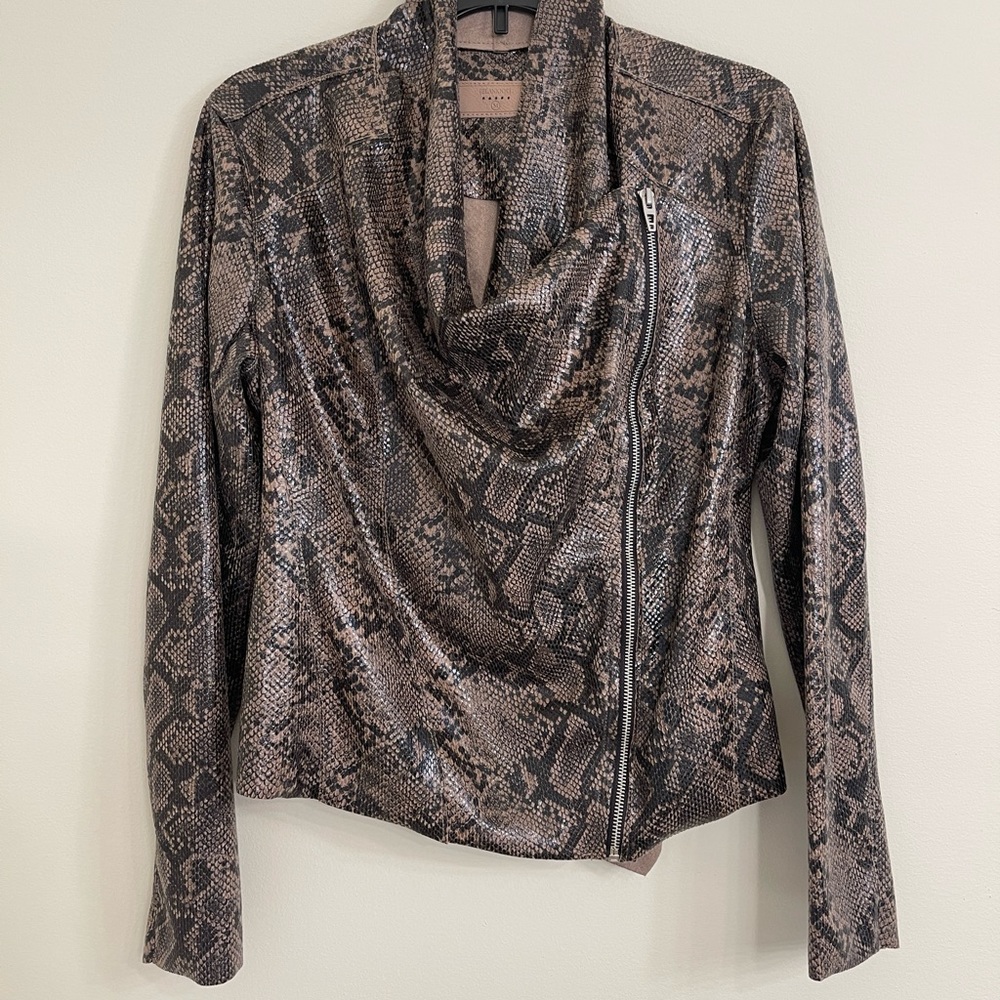 BLANKNYC!  This is the perfect light weight jacket to elevate your outfit!